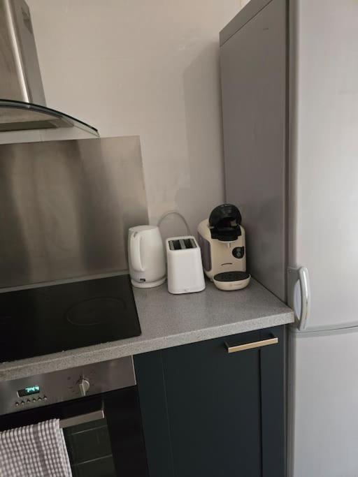 Cozy Flat 1 Bedroom Hucclecote Bagian luar foto